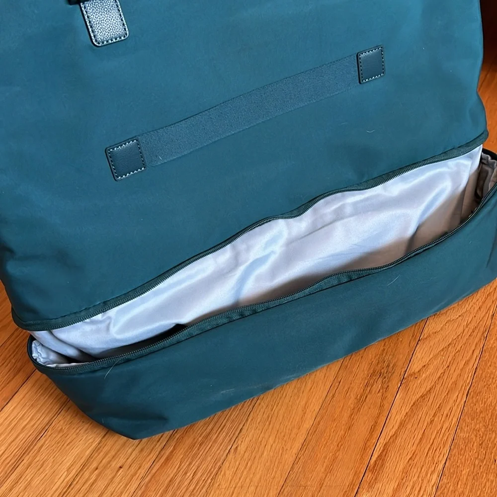 Green Women's Tote Bag - Stylish Everyday Carry